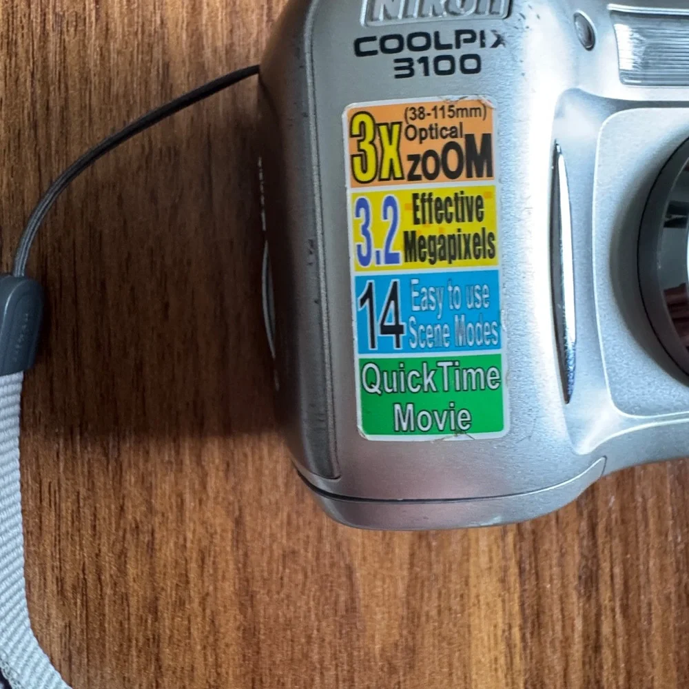 Nikon Coolpix 3100 14MP digital camera